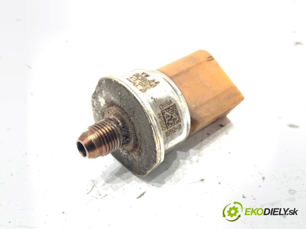 SKODA FABIA III liftback 2017 70 kW 1.0 TSI 999 Snímač tlaku paliva 04C906054B (Snímač)