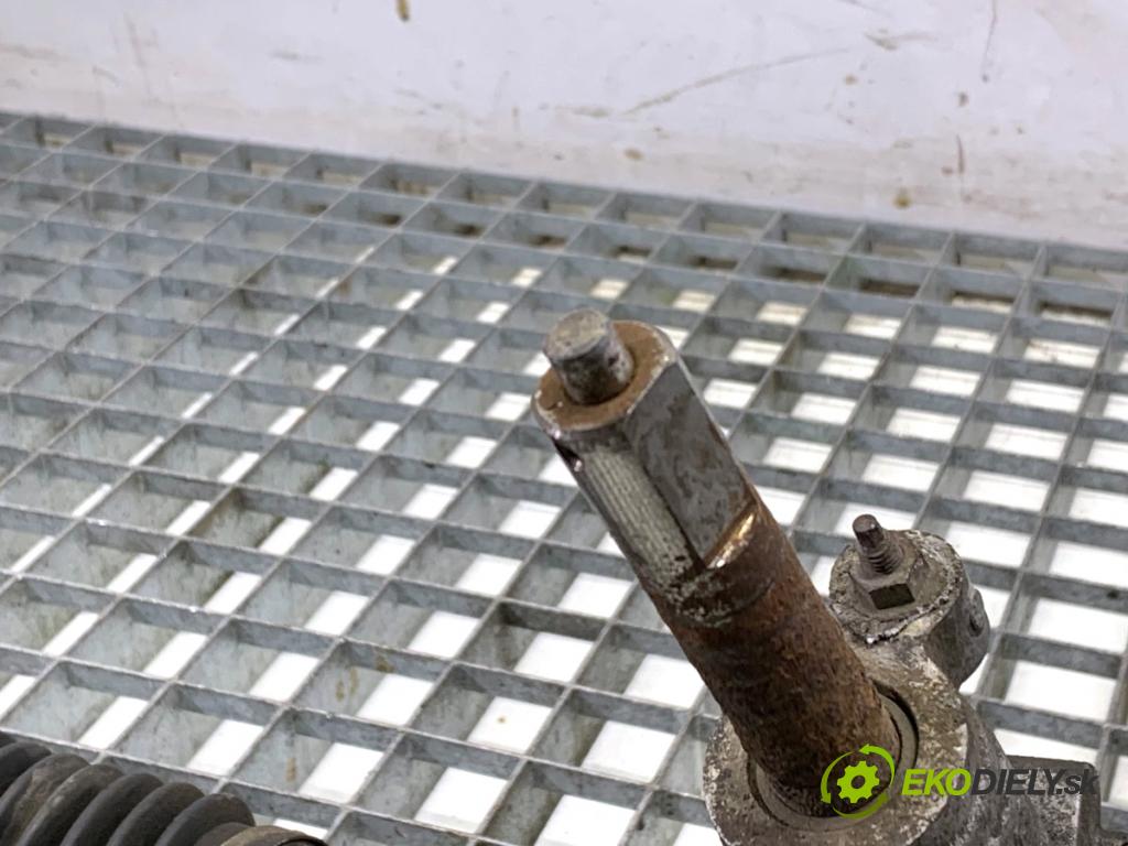 PEUGEOT 407 sedan 2004 100 kW 2.0 (6DRFNB, 6DRFNE) 1997 řízení  (Řízení)