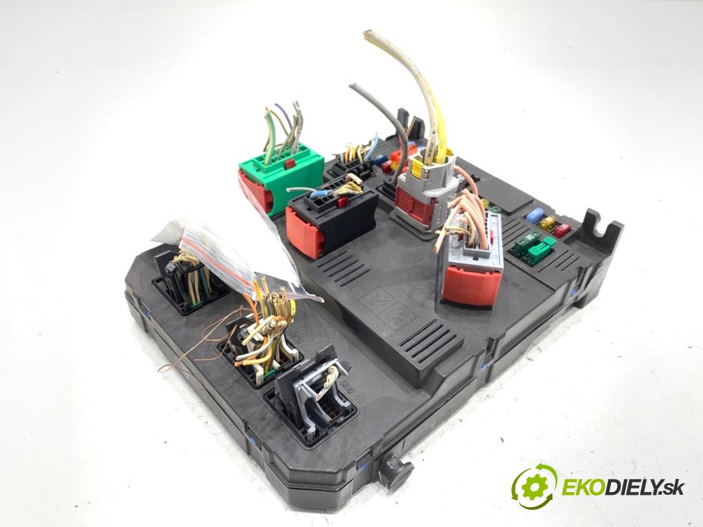 PEUGEOT 407 sedan 2004 100 kW 2.0 (6DRFNB, 6DRFNE) 1997 modul BSI 9655221080 (Pojistková skříňka)