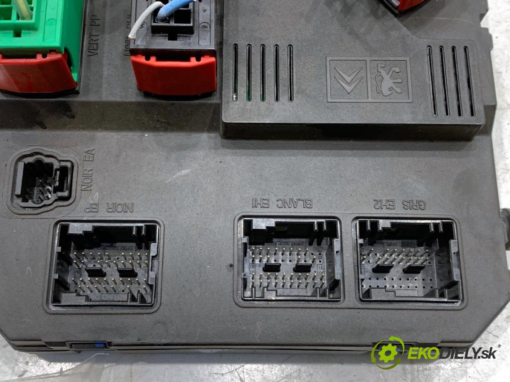 PEUGEOT 407 sedan 2004 100 kW 2.0 (6DRFNB, 6DRFNE) 1997 modul BSI 9655221080 (Pojistková skříňka)