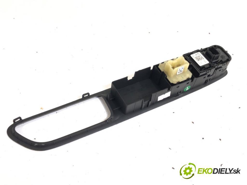 RENAULT CLIO IV liftback 2017 55 kW 1.5 dCi 75 1461 Prepínač okien 255700068R (Prepínacie páčky pod volantom)
