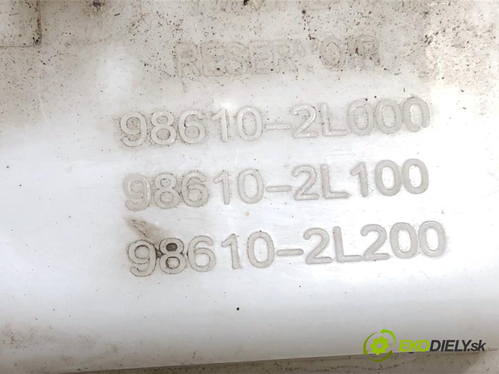 KIA CEED liftback 2011 77 kW 1.4 1396 nádržka ostřikovačů 98610-2L000