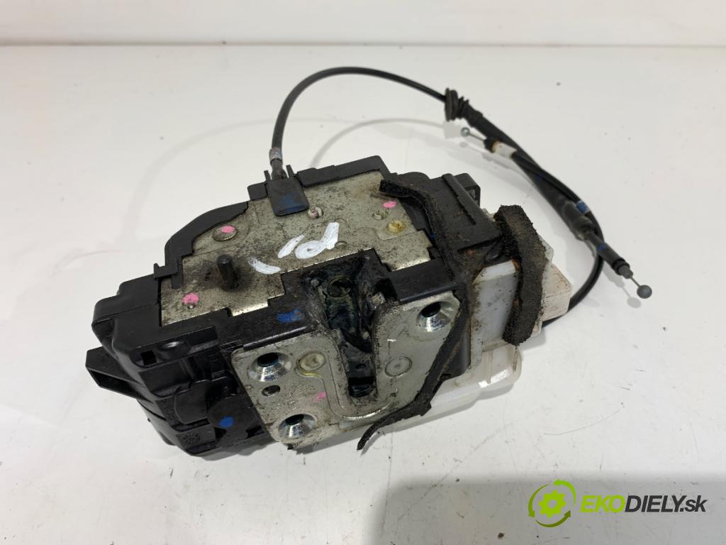 KIA CEED liftback 2011 77 kW 1.4 1396 zámok dveře pravý zadní část