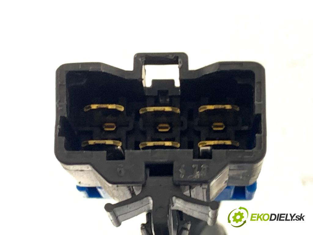 KIA CEED liftback 2011 77 kW 1.4 1396 spinačka (Spínacia skrinka)