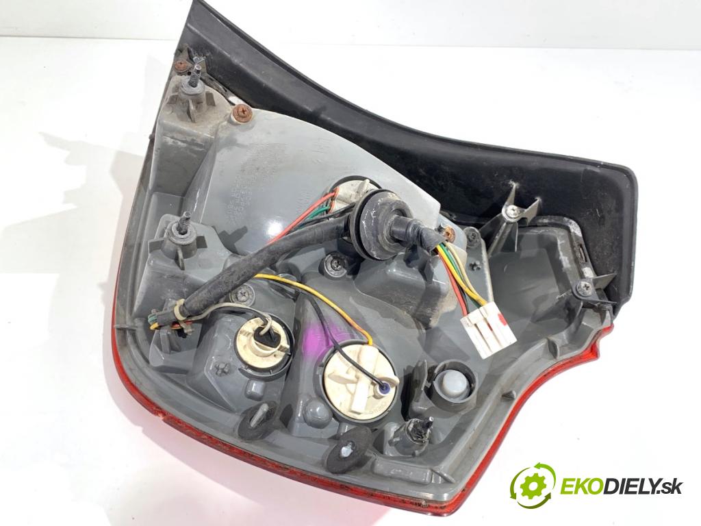 KIA CEED liftback 2011 77 kW 1.4 1396 Svetlo ľavy zad