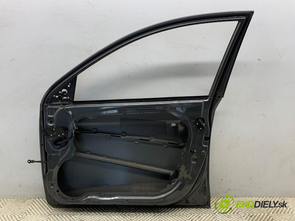 KIA CEED liftback 2011 77 kW 1.4 1396 dveře pravý přední část