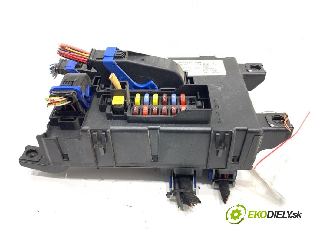FIAT GRANDE PUNTO liftback 2006 57 kW 1.4 (199AXB11, 199AXB1A, 199BXB1A, 199AXL1A) 1368 modul BSI 00517817590 (Pojistková skříňka)