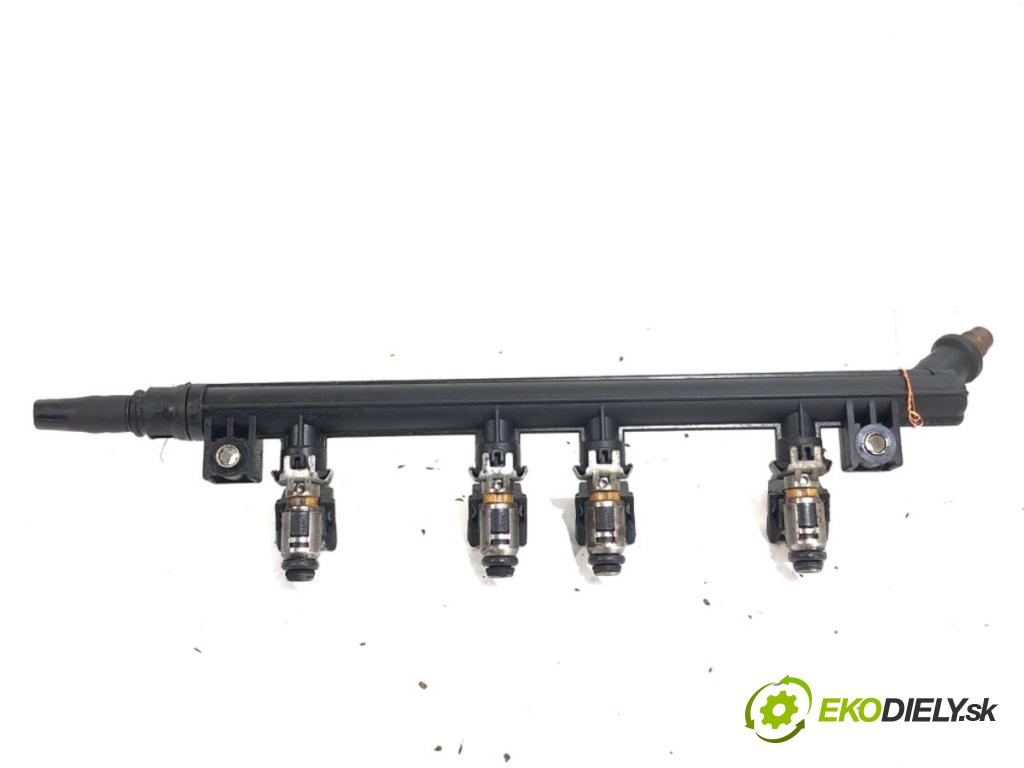 FIAT GRANDE PUNTO liftback 2006 57 kW 1.4 (199AXB11, 199AXB1A, 199BXB1A, 199AXL1A) 1368 Lišta vstrekovacia  (Vstrekovacia lišta)