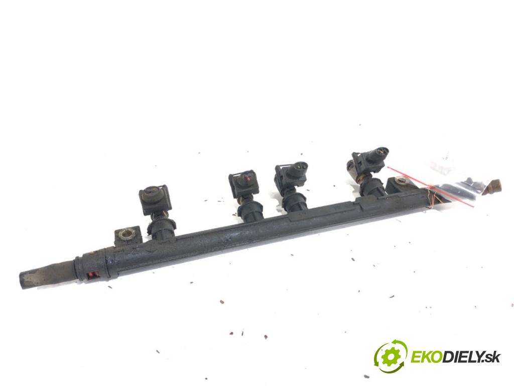 FIAT GRANDE PUNTO liftback 2006 57 kW 1.4 (199AXB11, 199AXB1A, 199BXB1A, 199AXL1A) 1368 Lišta vstrekovacia  (Vstrekovacia lišta)