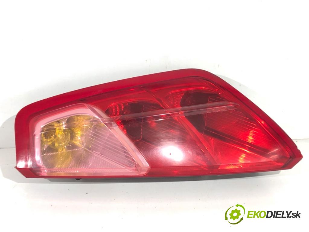 FIAT GRANDE PUNTO liftback 2006 57 kW 1.4 (199AXB11, 199AXB1A, 199BXB1A, 199AXL1A) 1368 světlo pravý zadní část 