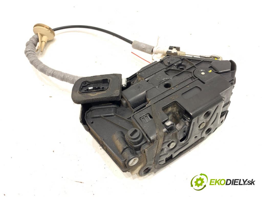 VW PASSAT B8 sedan 2016 140 kW 2.0 TDI 4motion 1968 zámok dveře levý zadní část 5E0839015