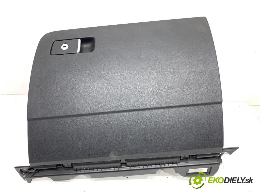 VW PASSAT B8 sedan 2016 140 kW 2.0 TDI 4motion 1968 Priehradka, kastlík spolujazdca 3G1857097Q (Priehradka (kastlík))