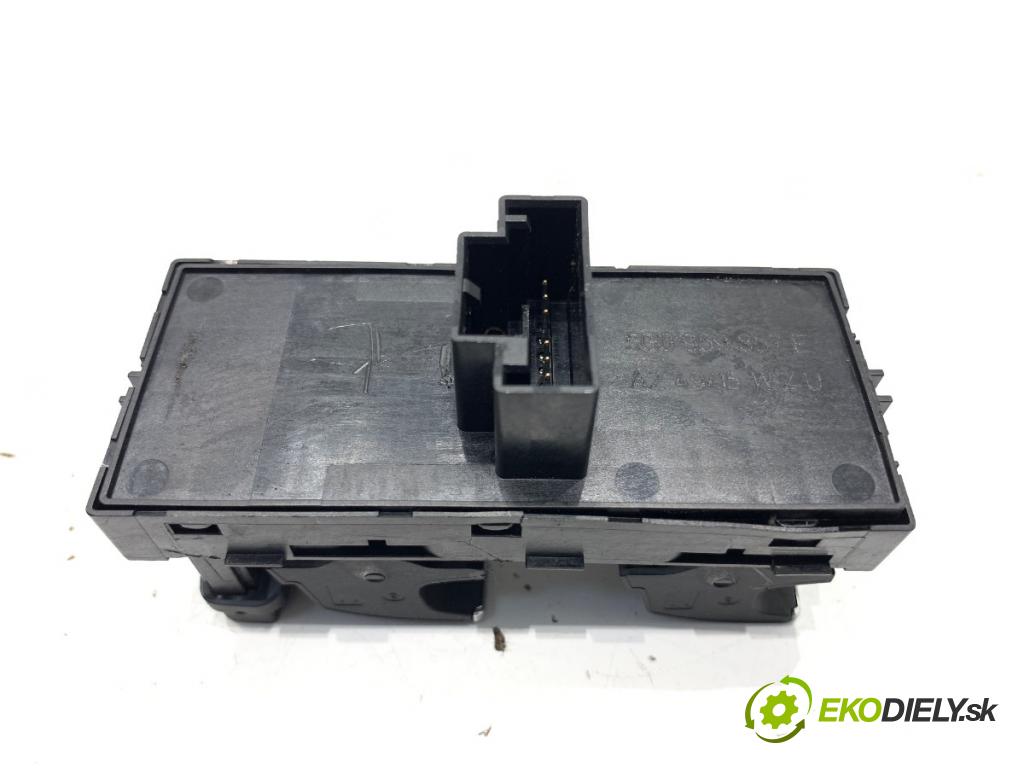 VW PASSAT B8 sedan 2016 140 kW 2.0 TDI 4motion 1968 Prepínač okien 5G0959857E (Prepínacie páčky pod volantom)