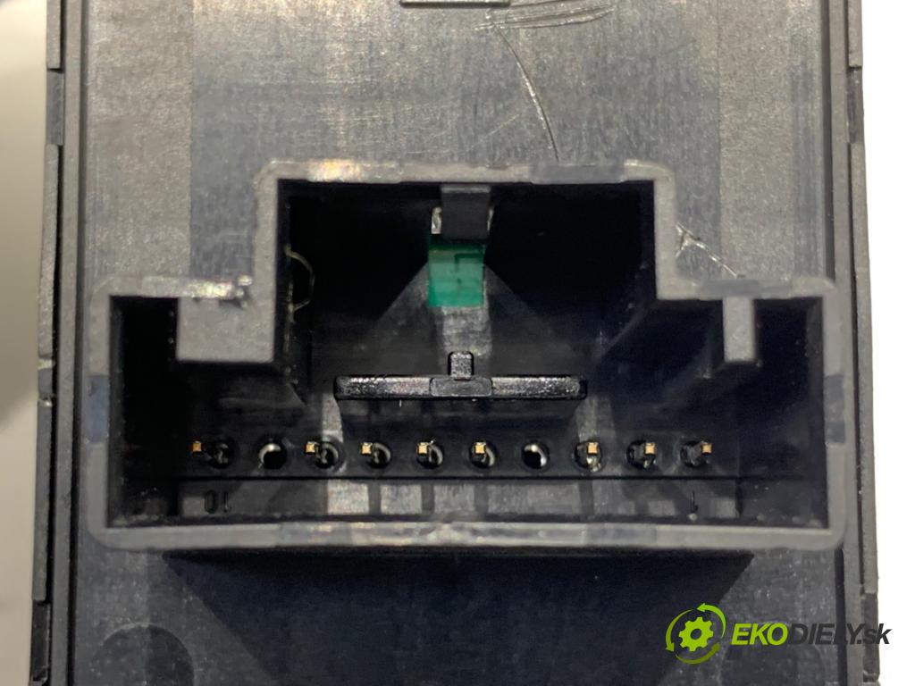 VW PASSAT B8 sedan 2016 140 kW 2.0 TDI 4motion 1968 Prepínač okien 5G0959857E (Prepínacie páčky pod volantom)