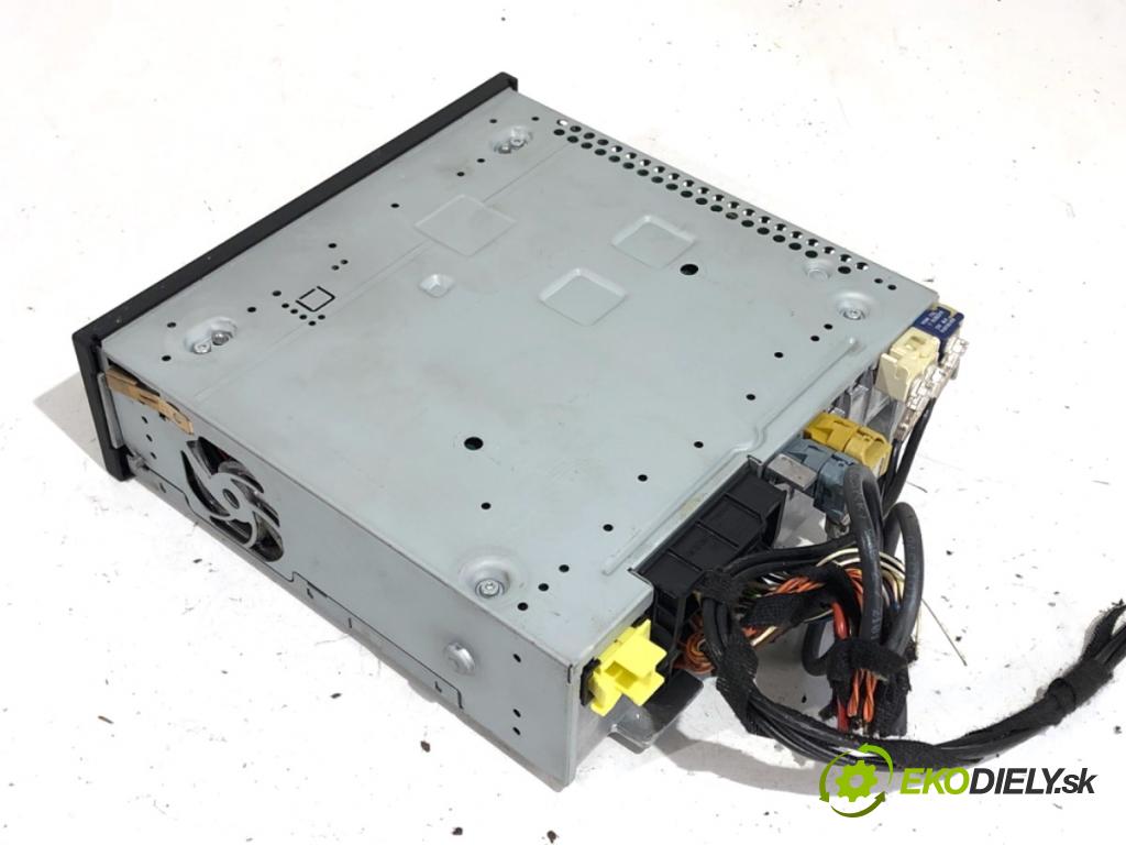 VW PASSAT B8 sedan 2016 140 kW 2.0 TDI 4motion 1968 RADIO Navigácia 3G0035043C (Audio zariadenie)