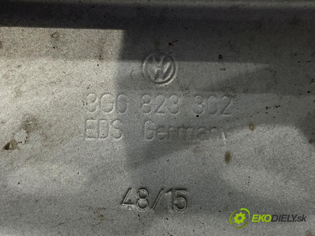 VW PASSAT B8 sedan 2016 140 kW 2.0 TDI 4motion 1968 závěs kapoty pravý přední část 3G0823302
