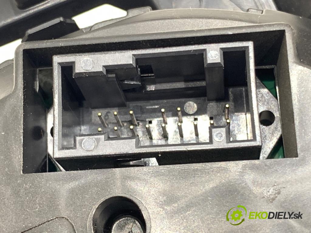 VW PASSAT B8 sedan 2016 140 kW 2.0 TDI 4motion 1968 Prístrojovka 3G0920751A (Prístrojová doska)