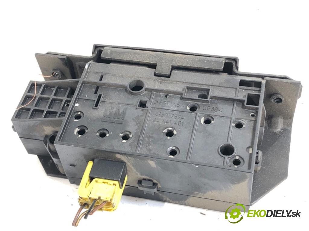 OPEL SIGNUM liftback 2003 130 kW 3.0 V6 CDTI (F48) 2958 zámok dveří zadní část 24441401
