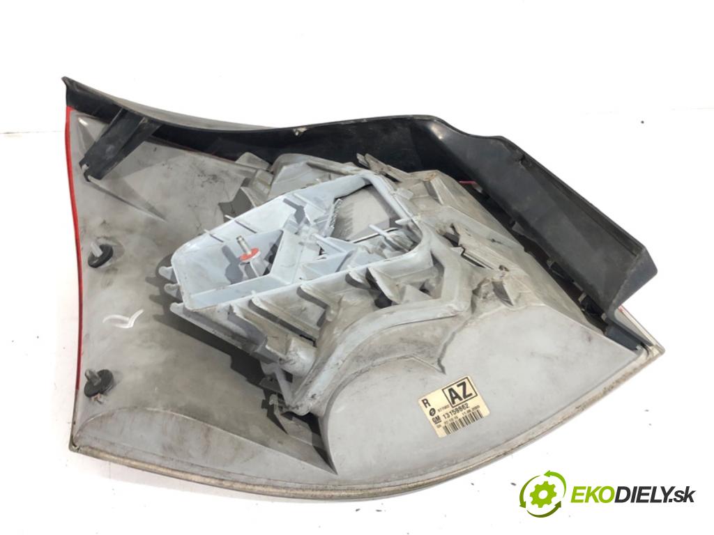 OPEL SIGNUM liftback 2003 130 kW 3.0 V6 CDTI (F48) 2958 světlo pravý zadní část 13159862