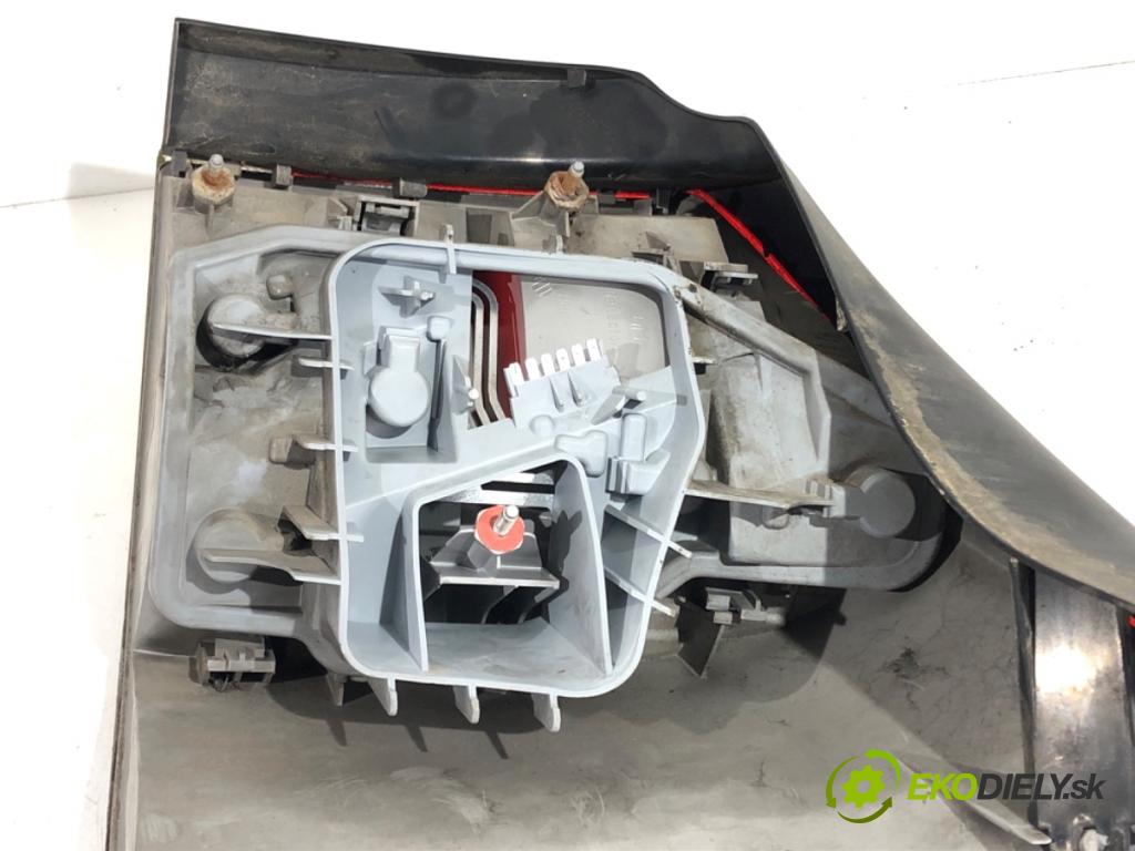 OPEL SIGNUM liftback 2003 130 kW 3.0 V6 CDTI (F48) 2958 světlo levý zadní část 13159861