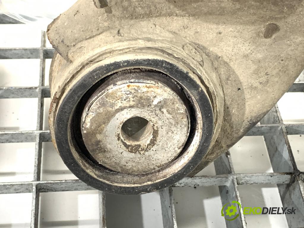 OPEL SIGNUM liftback 2003 130 kW 3.0 V6 CDTI (F48) 2958 výztuha pod motor  (Přední výztuha)