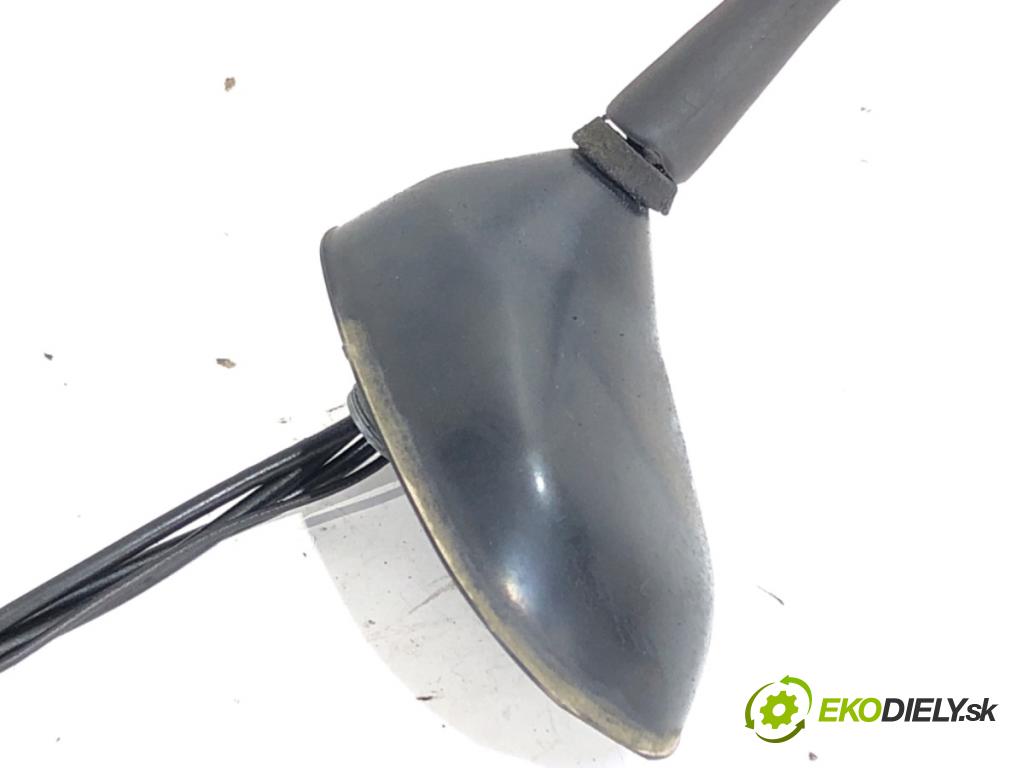 OPEL SIGNUM liftback 2003 130 kW 3.0 V6 CDTI (F48) 2958 ANTENA 013105072