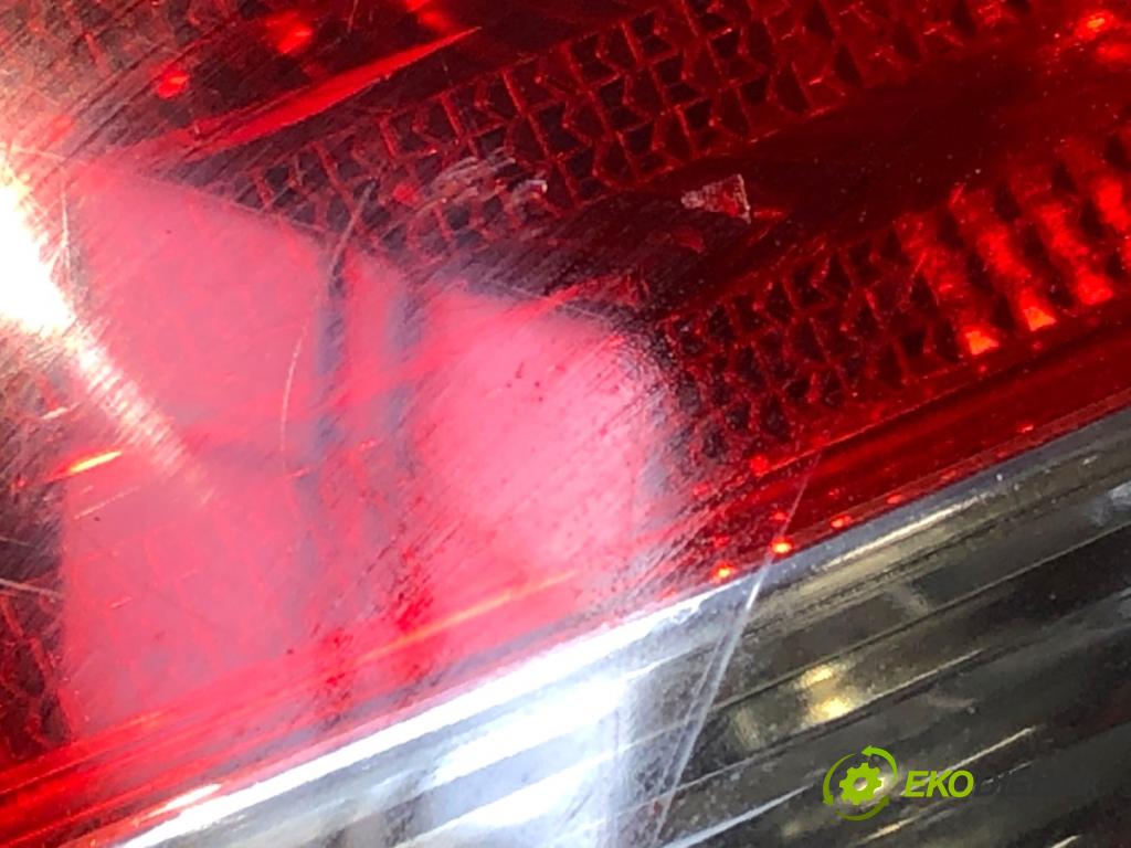 AUDI A6 C6 sedan 2005 165 kW 3.0 TDI quattro 2967 světlo levý zadní část 4F5945095P