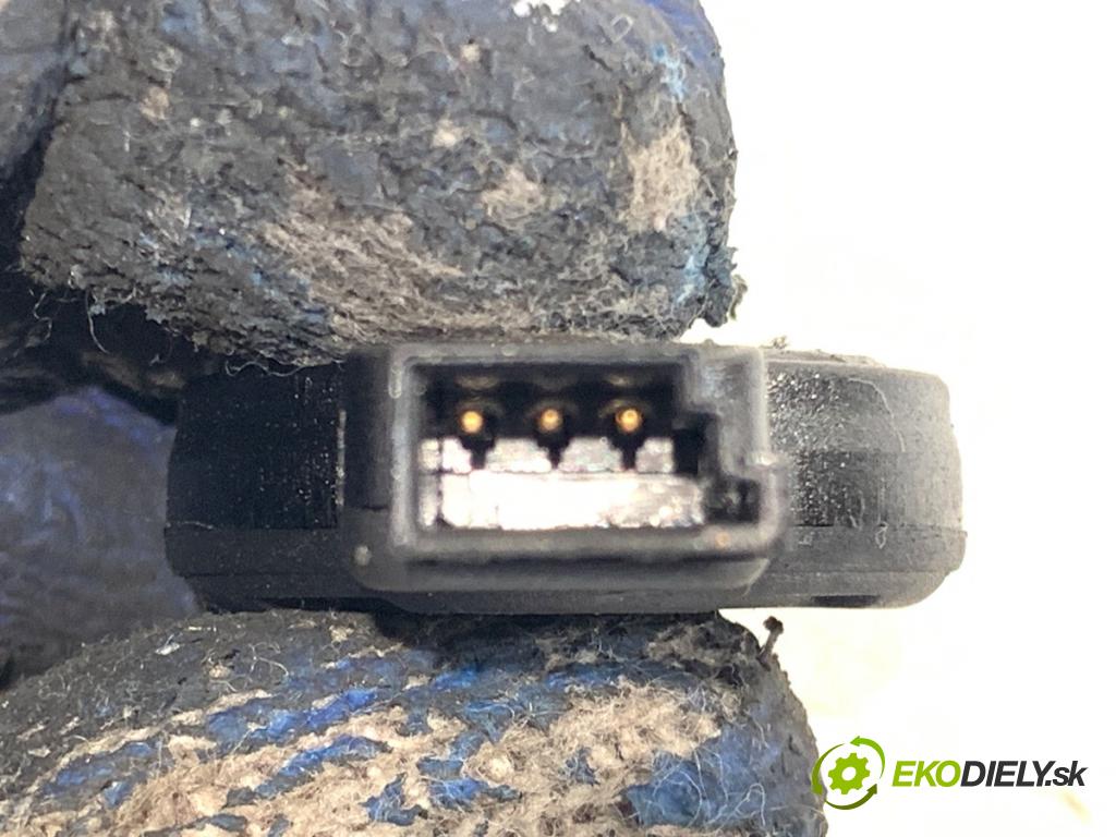 AUDI A6 C6 sedan 2005 165 kW 3.0 TDI quattro 2967 Snímač dažďa 4E0955559A (Snímač dažďa)