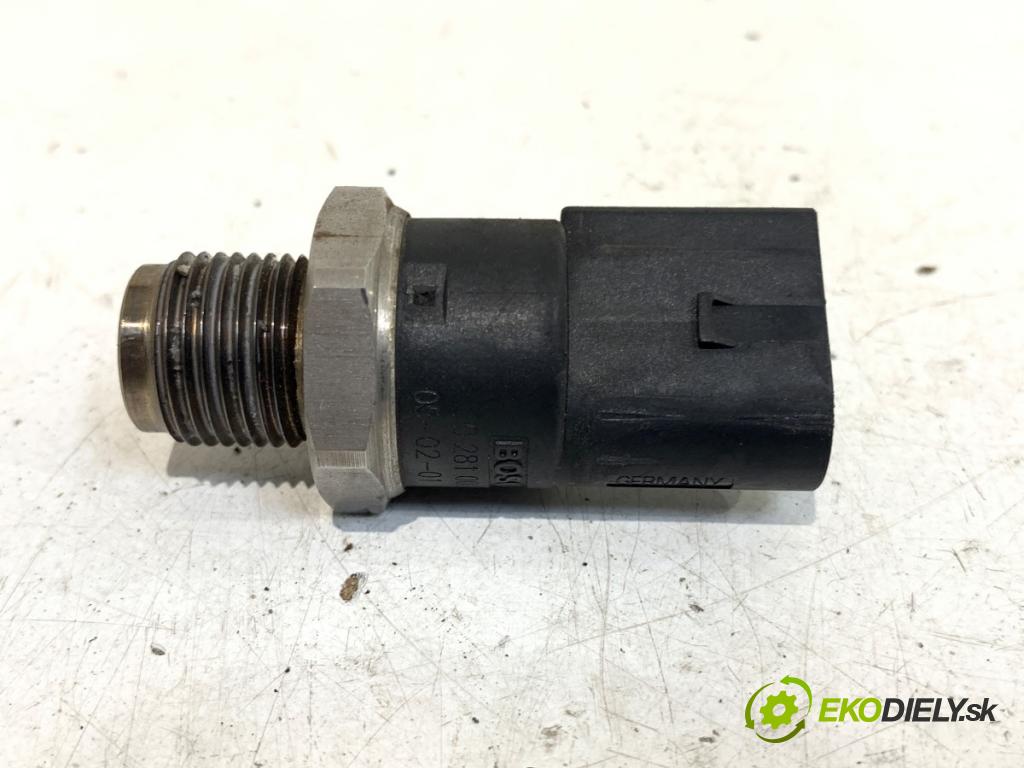 AUDI A6 C6 sedan 2005 165 kW 3.0 TDI quattro 2967 Snímač tlaku paliva 0281002691 (Snímač)