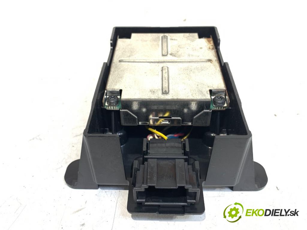 AUDI A6 C6 sedan 2005 165 kW 3.0 TDI quattro 2967 Zosilňovač 4F0035223B (Zosilňovač)