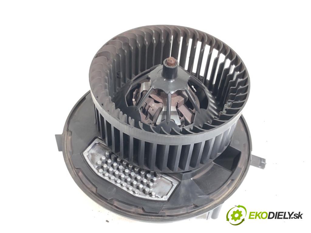 VW PASSAT B8 sedan 2016 140 kW 2.0 TDI 4motion 1968 topení 3Q1819021A