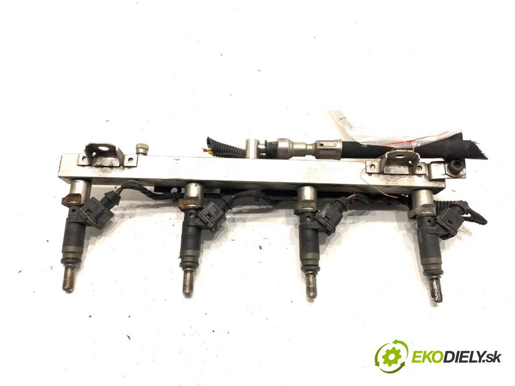 BMW E46 sedan 2003 85 kW 316 i 1596 Lišta vstrekovacia 7506158 (Vstrekovacia lišta)