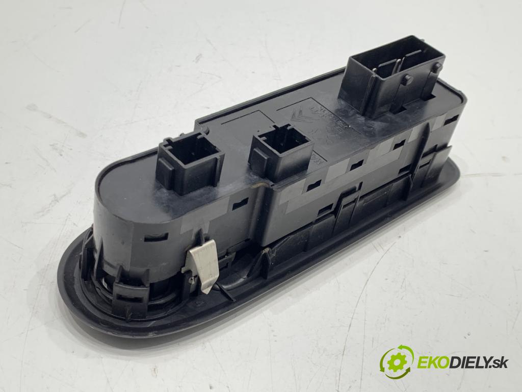 PEUGEOT 508 I sedan 2011 115 kW 1.6 THP 1598 Prepínač okien 96659465ZD (Prepínacie páčky pod volantom)