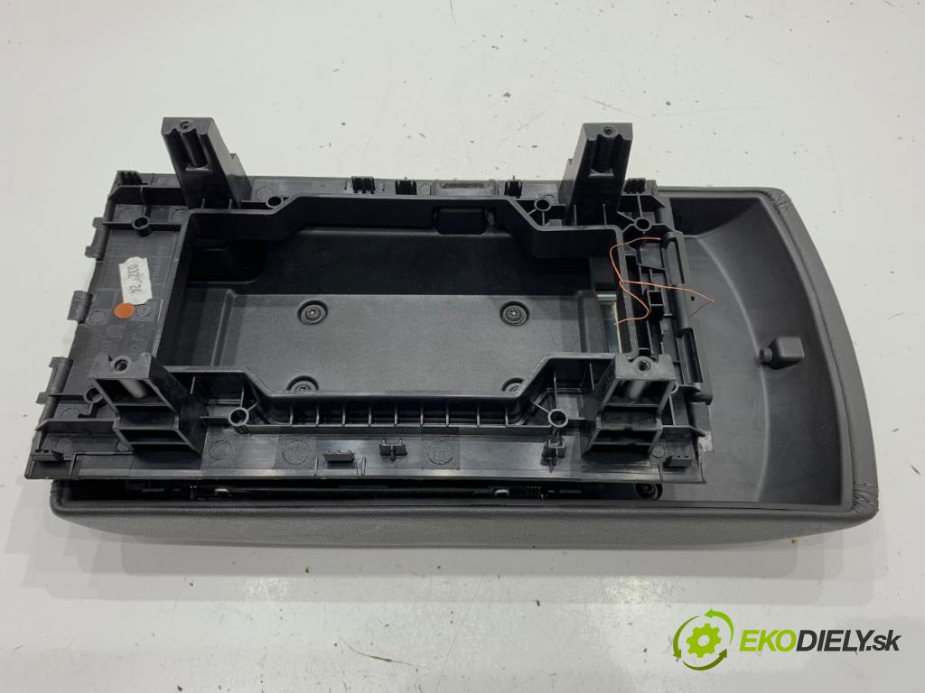 PEUGEOT 508 I sedan 2011 115 kW 1.6 THP 1598 Lakťová opierka A10932XX (Lakťová opierka)