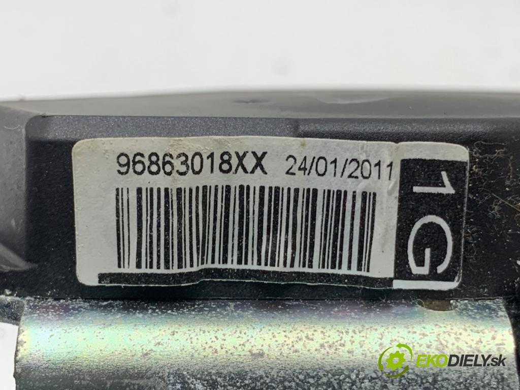PEUGEOT 508 I sedan 2011 115 kW 1.6 THP 1598 držák bezpečnost levý přední část 96863018XX