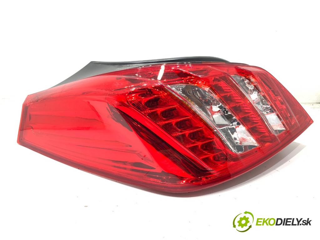 PEUGEOT 508 I sedan 2011 115 kW 1.6 THP 1598 světlo levý zadní část 