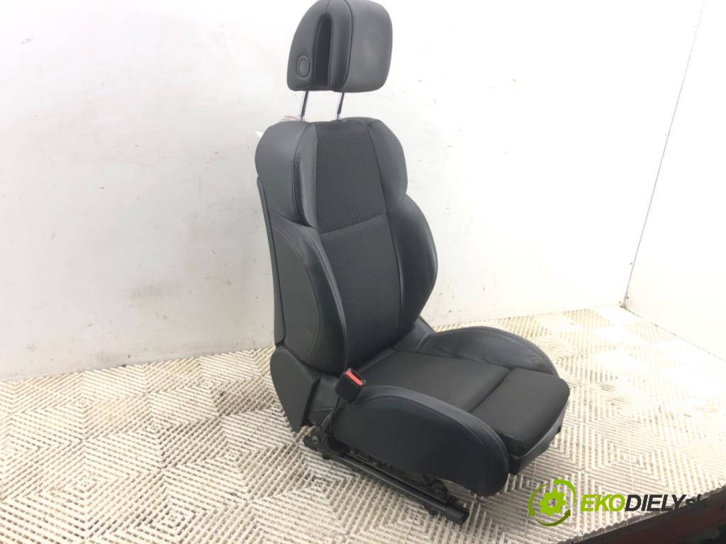 PEUGEOT 508 I sedan 2011 115 kW 1.6 THP 1598 sedadlo levý přední část
