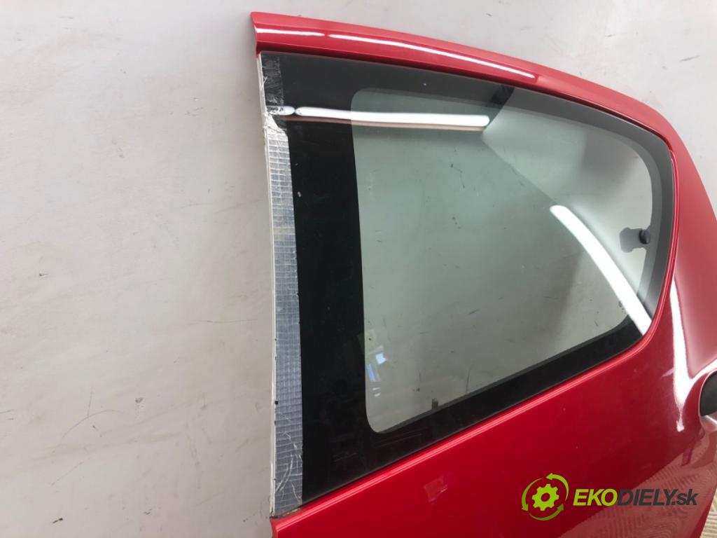 TOYOTA AYGO I liftback 2007 50 kW 1.0 (KGB10_) 998 dveře levý zadní část 3P0