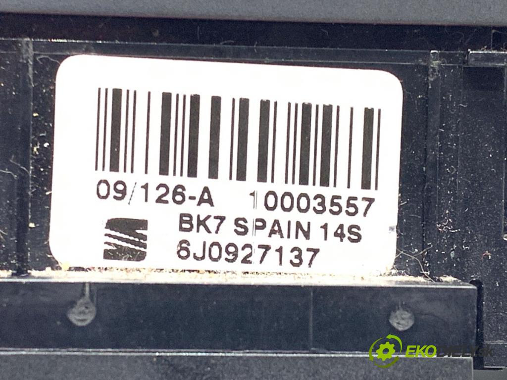 SEAT IBIZA IV liftback 2009 51 kW 1.2 1198 Spínač svetiel výstražných (núdzových) 6J0927137 (Prepínacie páčky pod volantom)