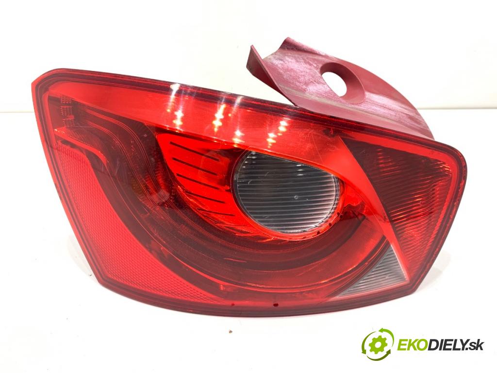 SEAT IBIZA IV liftback 2009 51 kW 1.2 1198 světlo levý zadní část 