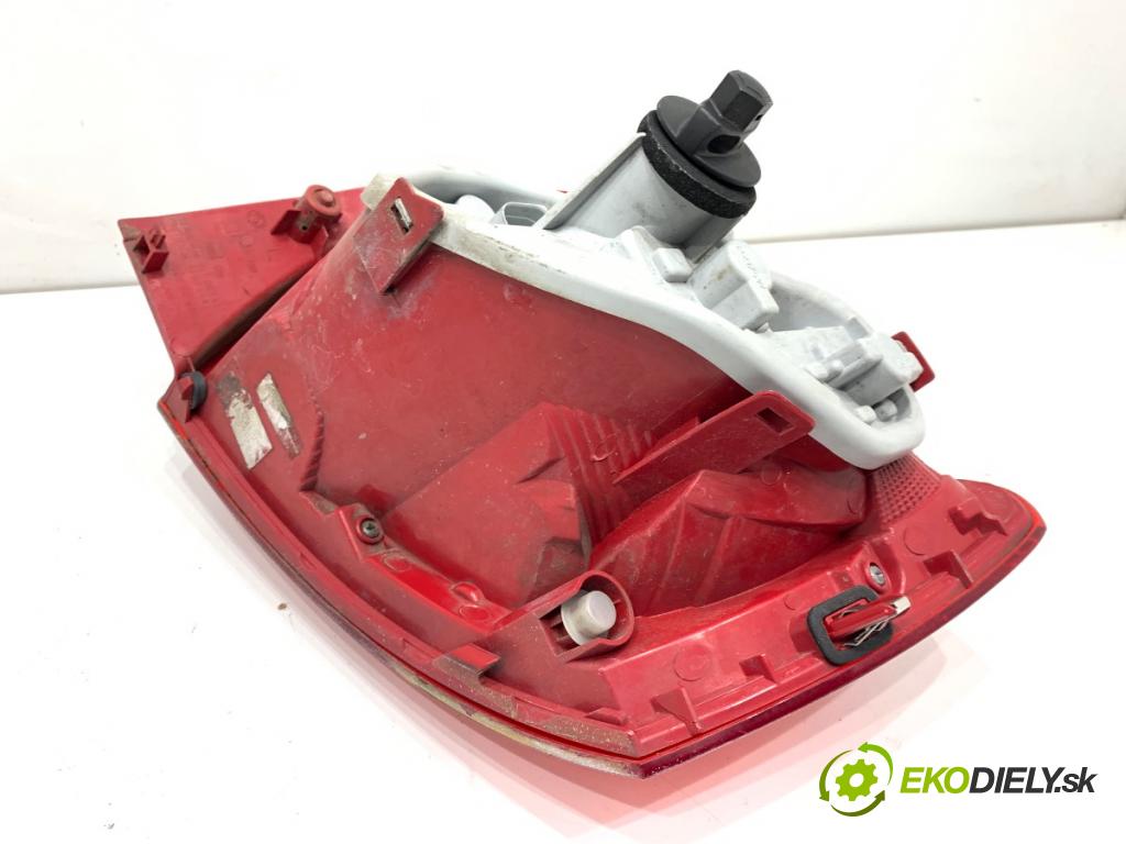 SEAT IBIZA IV liftback 2009 51 kW 1.2 1198 světlo levý zadní část