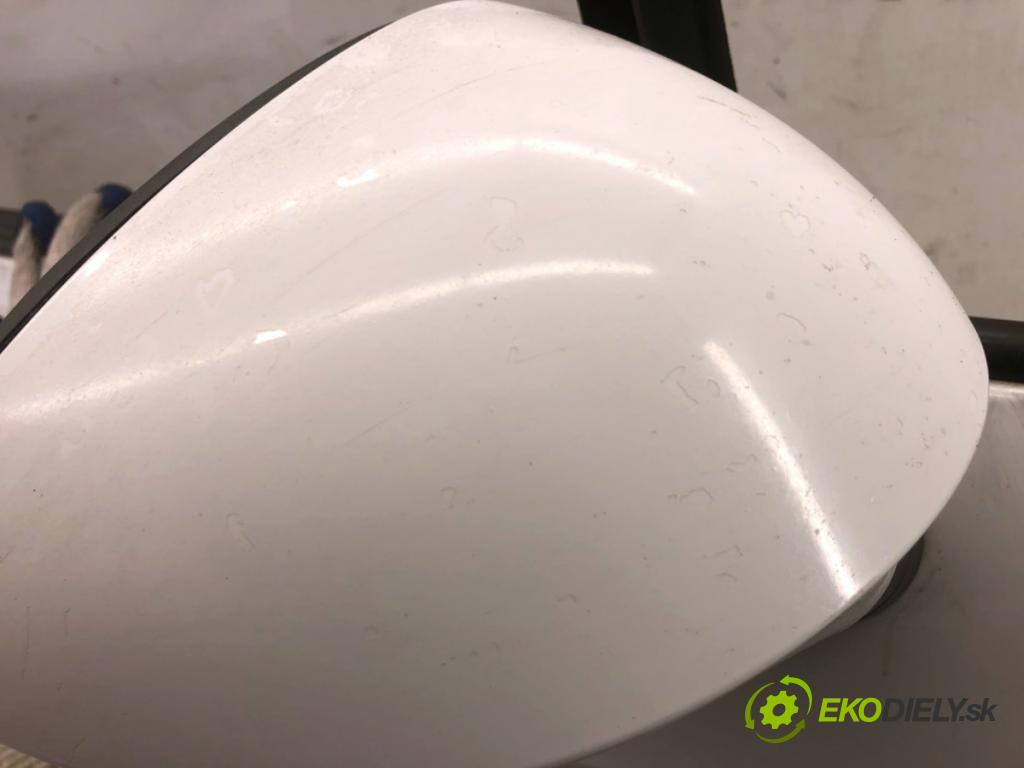 SEAT IBIZA IV liftback 2009 51 kW 1.2 1198 Dvere pravy predný