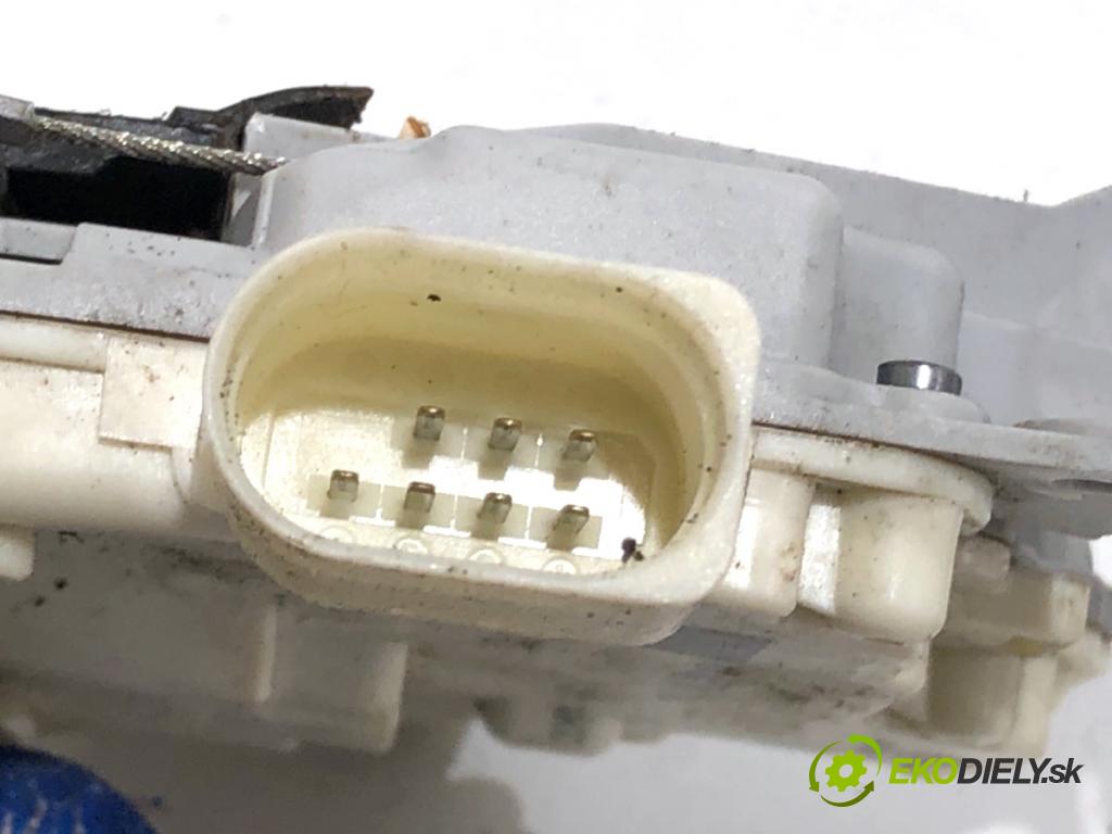 VW PASSAT B7 Kombi 2012 118 kW 1.8 TSI 1798 zámok dveře levý zadní část 3C4839015A
