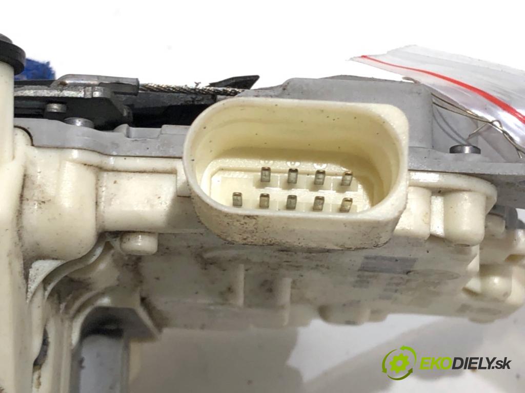 VW PASSAT B7 Kombi 2012 118 kW 1.8 TSI 1798 zámok dveře levý přední část 3C1837015A