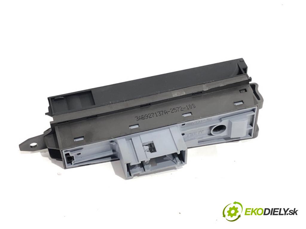 VW PASSAT B7 Kombi 2012 118 kW 1.8 TSI 1798 Spínač brzdy ručnej brzdy 3AB927137A (Prepínacie páčky pod volantom)