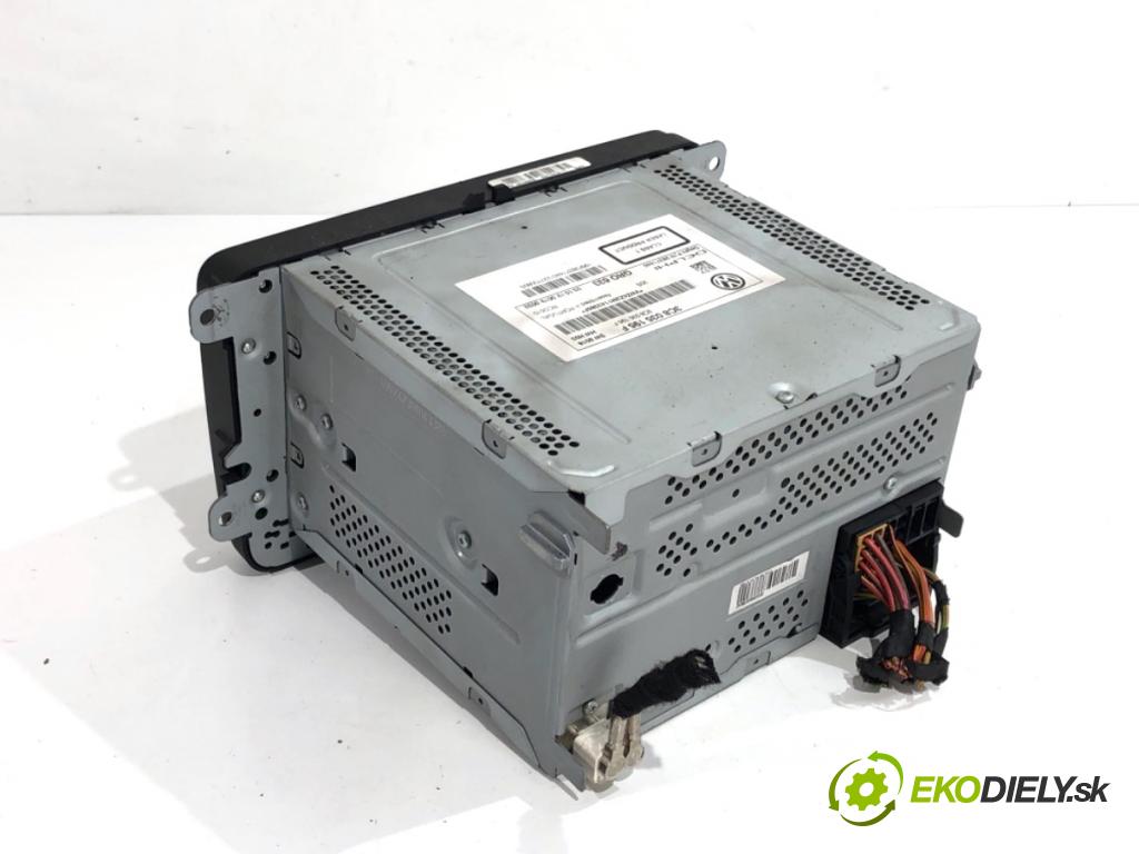 VW PASSAT B7 Kombi 2012 118 kW 1.8 TSI 1798 RADIO 3C8035195F (Audio zariadenie)