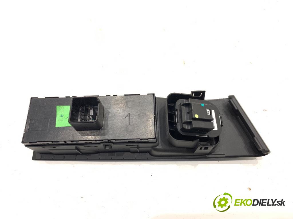 VW PASSAT B7 Kombi 2012 118 kW 1.8 TSI 1798 Prepínač okien 3AB857857A (Prepínacie páčky pod volantom)