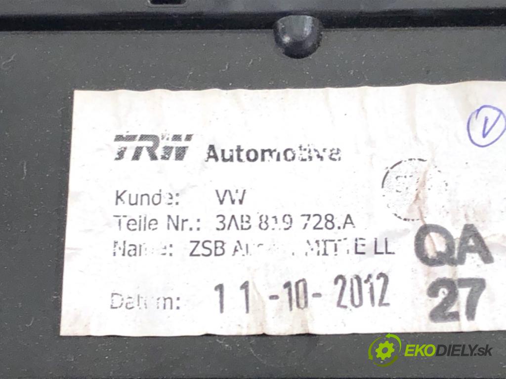 VW PASSAT B7 Kombi 2012 118 kW 1.8 TSI 1798 mří topení přední část střední 3AB819728A