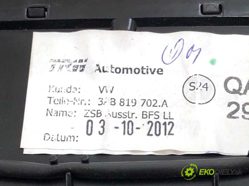 VW PASSAT B7 Kombi 2012 118 kW 1.8 TSI 1798 mří topení pravý přední část 3AB819702A
