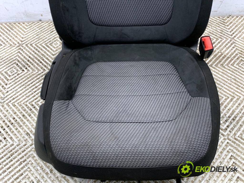 VW PASSAT B7 Kombi 2012 118 kW 1.8 TSI 1798 sedadlo pravý přední část